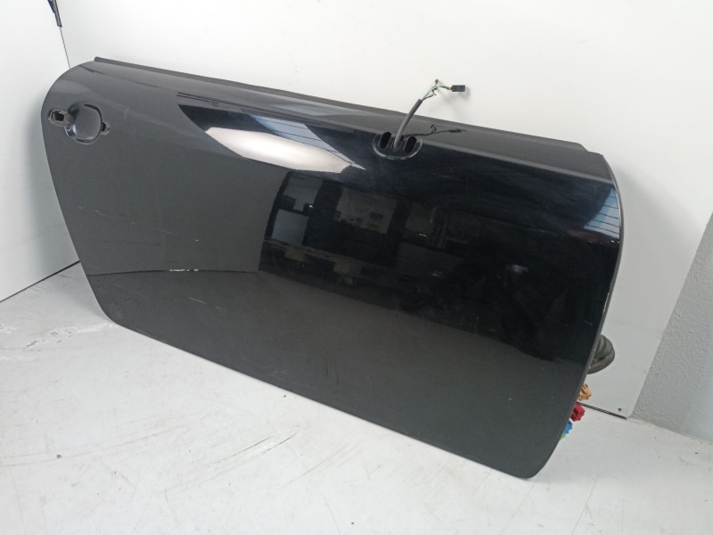 Recambio de puerta delantera derecha para audi tt 1.8 gt ajq referencia OEM IAM 8N0831052C  
