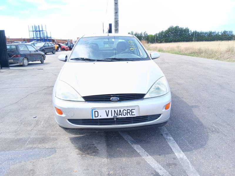 ford focus i sedán (dfw) del año 1999