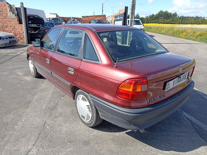 opel astra f sedán (t92) del año 1994