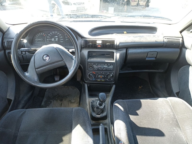 opel astra f sedán (t92) del año 1994