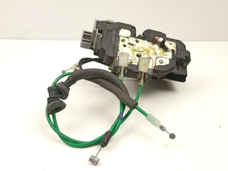 Recambio de cerradura puerta trasera derecha para hyundai i30 1.4 g referencia OEM IAM 814202L000  