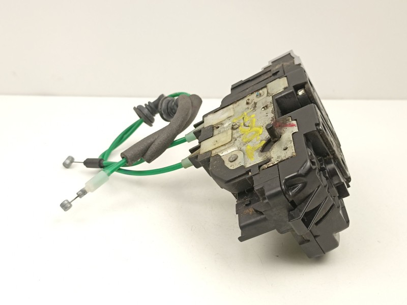 Recambio de cerradura puerta trasera derecha para hyundai i30 1.4 g referencia OEM IAM 814202L000  