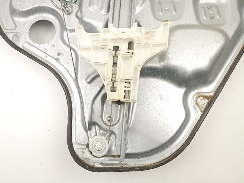 Recambio de elevalunas trasero izquierdo para hyundai i30 1.4 g referencia OEM IAM 834702R000  