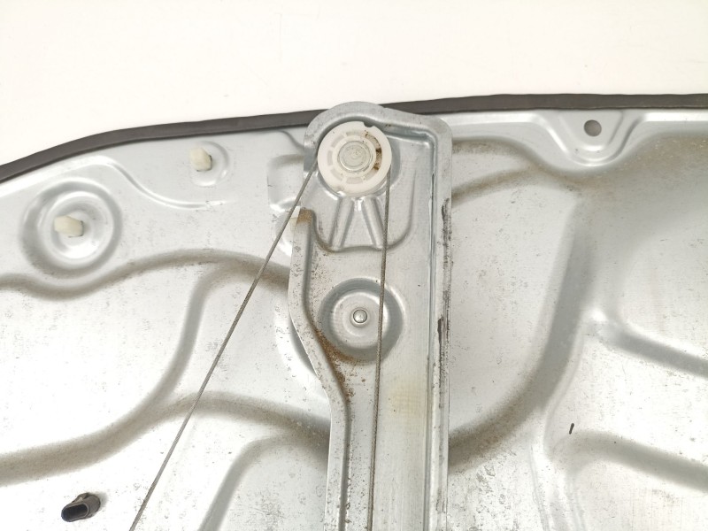 Recambio de elevalunas trasero izquierdo para hyundai i30 1.4 g referencia OEM IAM 834702R000  