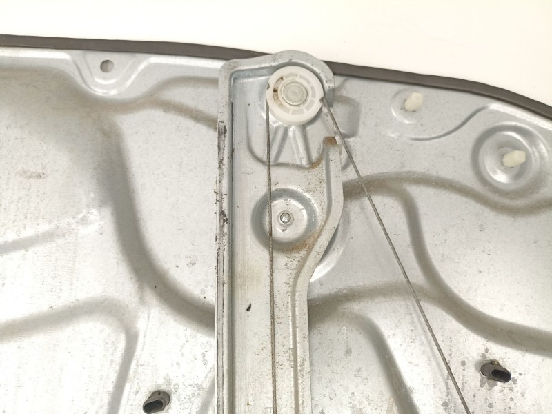 Recambio de elevalunas trasero derecho para hyundai i30 1.4 g referencia OEM IAM 834802R000  