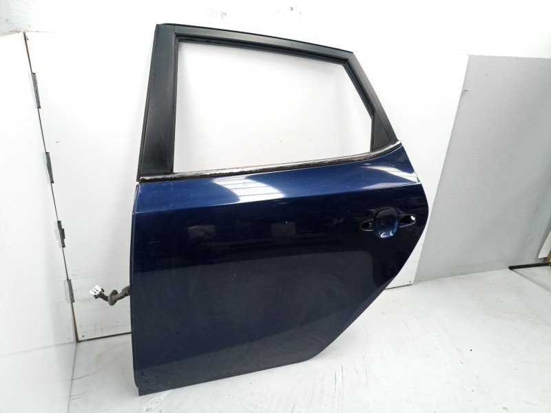 Recambio de puerta trasera izquierda para hyundai i30 1.4 g referencia OEM IAM 770032R010  