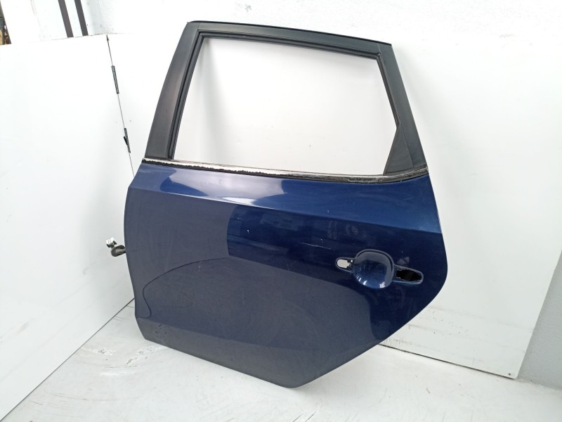 Recambio de puerta trasera izquierda para hyundai i30 1.4 g referencia OEM IAM 770032R010  