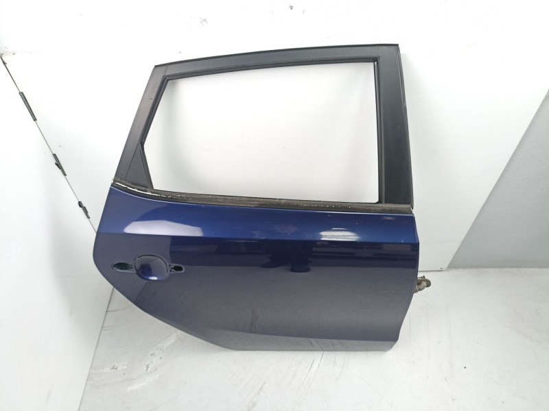 Recambio de puerta trasera derecha para hyundai i30 1.4 g referencia OEM IAM 770042R010  