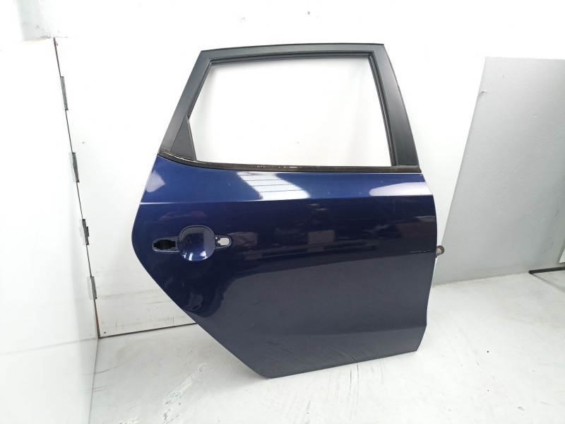 Recambio de puerta trasera derecha para hyundai i30 1.4 g referencia OEM IAM 770042R010  