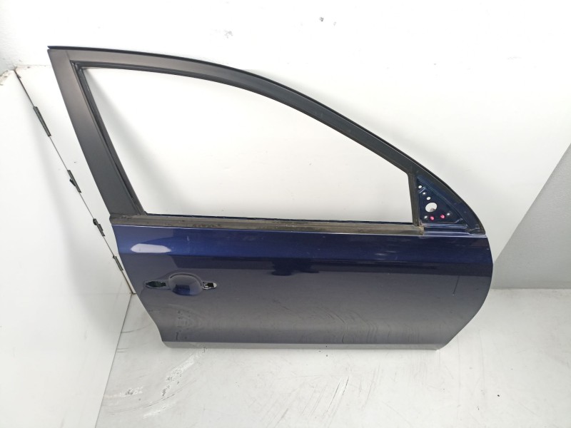 Recambio de puerta delantera derecha para hyundai i30 1.4 g referencia OEM IAM 760042R010  
