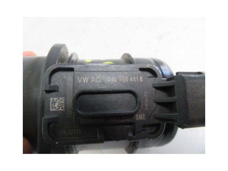 Recambio de caudalimetro : volkswagen golf : 1.6 td (104,69cv) [2013] para volkswagen golf 1.6 td referencia OEM IAM 04L906461B 