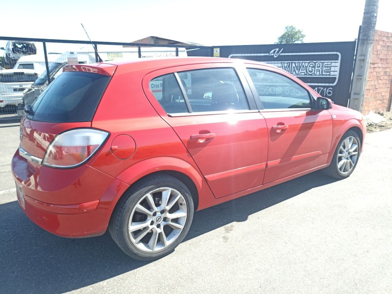 opel astra h (a04) del año 2004
