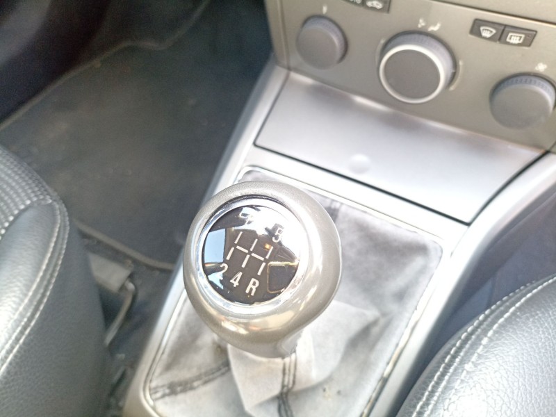 opel astra h (a04) del año 2004