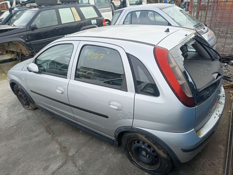 opel corsa c (x01) del año 2003