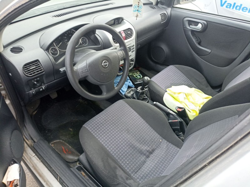 opel corsa c (x01) del año 2003