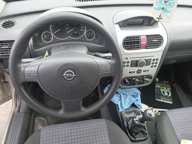 opel corsa c (x01) del año 2003