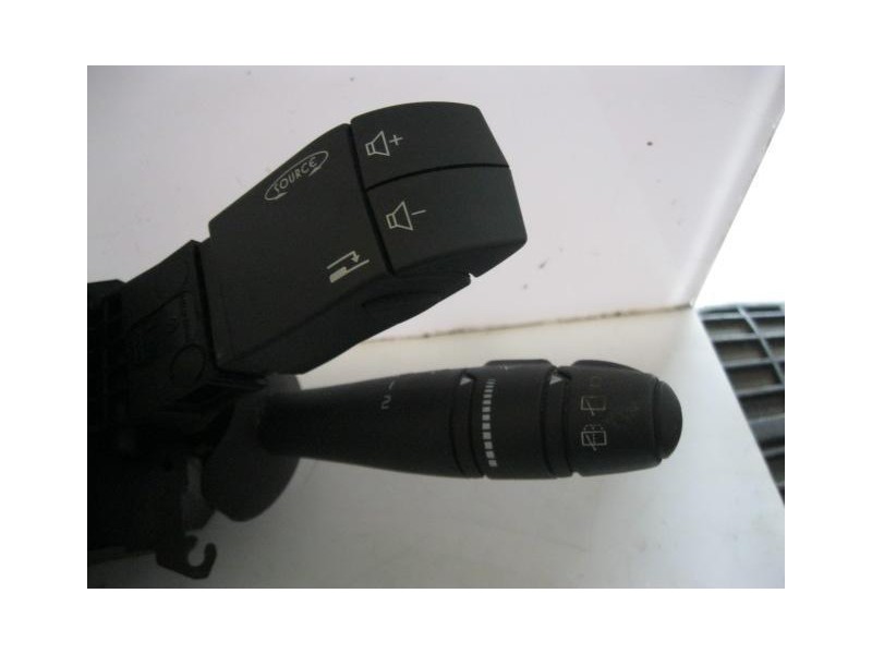 Recambio de mando luces y limpias : renault laguna : 1.9 td dci /f9q c750 (119,68cv) [2002] para renault laguna 1.9 td dci /f9q 