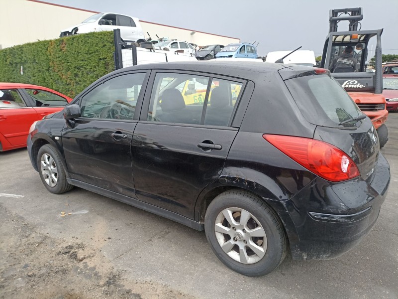 nissan tiida hatchback (c11) del año 2009