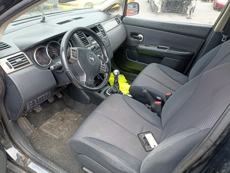 nissan tiida hatchback (c11) del año 2009