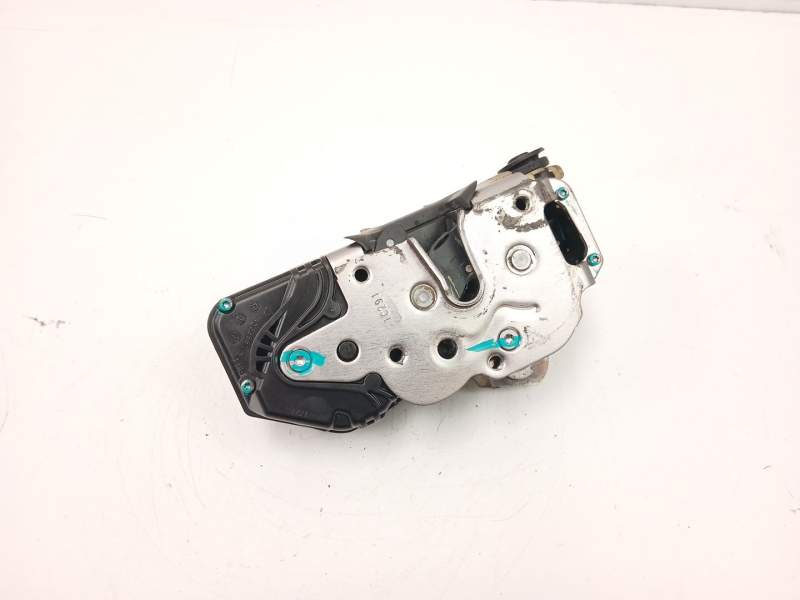 Recambio de cerradura puerta trasera izquierda para chevrolet cruze hatchback (j305) 1.6 referencia OEM IAM 13578244  