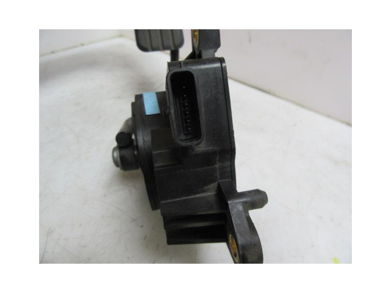 Recambio de potenciómetro aceleración : renault clio : 1.5 dci (67,98cv) [2010] para renault clio 1.5 dci referencia OEM IAM 820