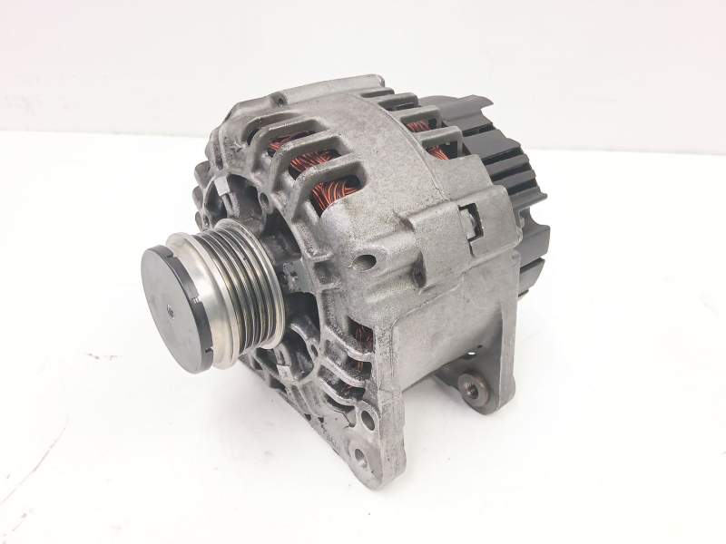 Recambio de alternador para volkswagen passat b5.5 variant (3b6) 1.9 tdi referencia OEM IAM 028903031A SG12B049 