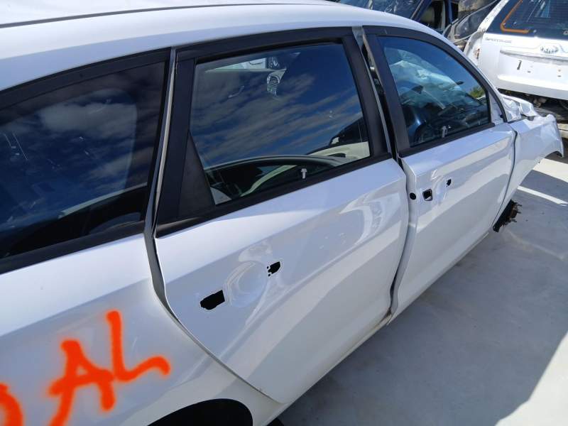 Recambio de puerta trasera derecha para hyundai i30 station wagon (pde) 1.6 crdi referencia OEM IAM 77004G4000  