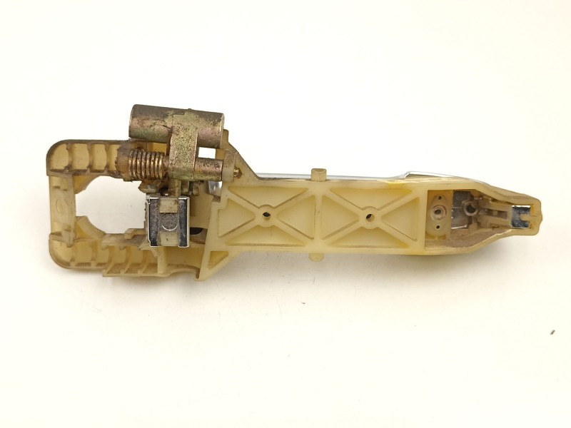 Recambio de manilla delantera izquierda para hyundai sonata v (nf) 2.0 crdi referencia OEM IAM 826553K000  