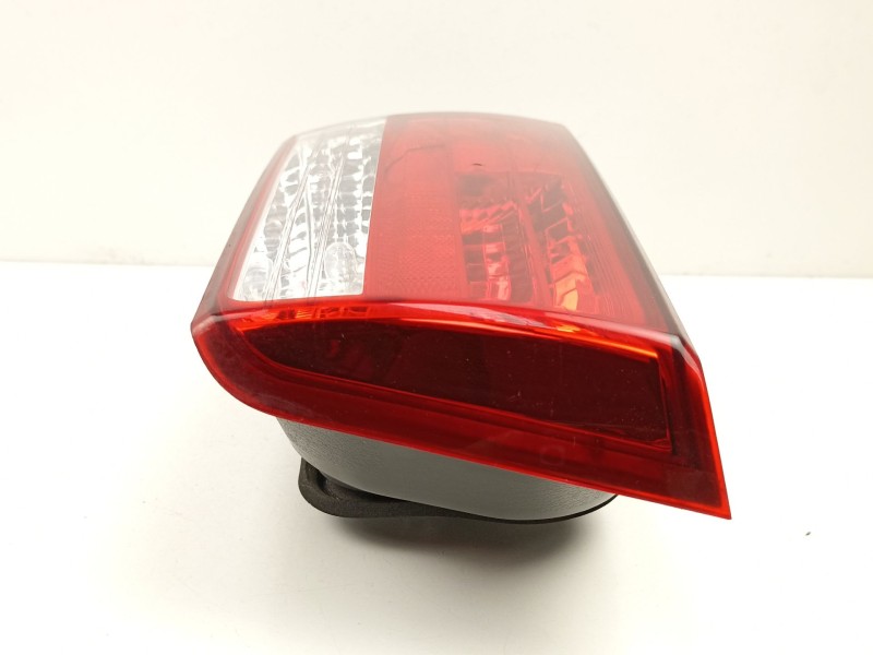 Recambio de piloto porton izquierdo para hyundai sonata v (nf) 2.0 crdi referencia OEM IAM 924033K020  