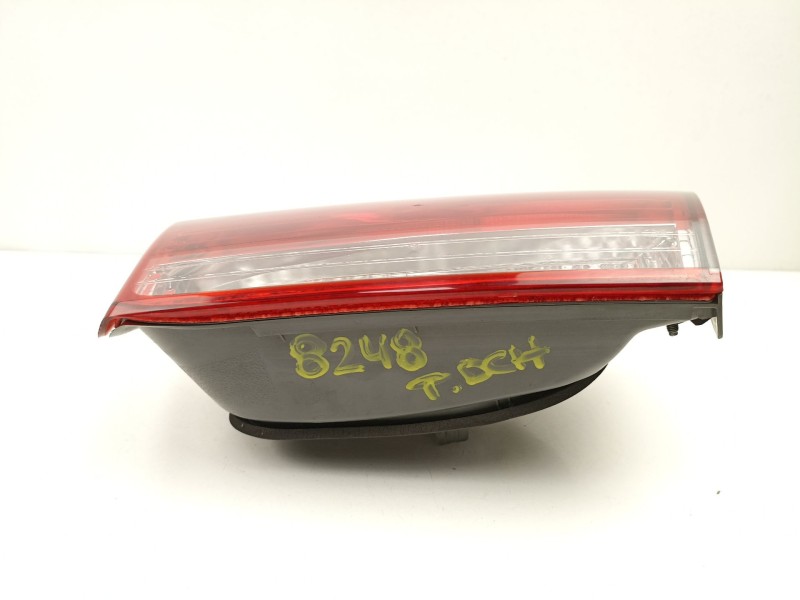 Recambio de piloto porton derecho para hyundai sonata v (nf) 2.0 crdi referencia OEM IAM 924043K020  