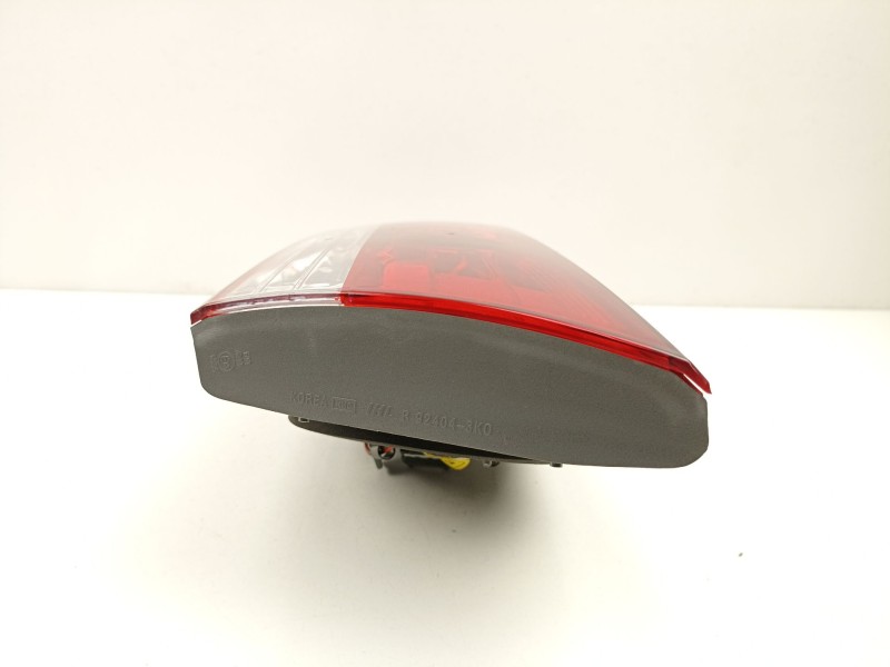 Recambio de piloto porton derecho para hyundai sonata v (nf) 2.0 crdi referencia OEM IAM 924043K020  