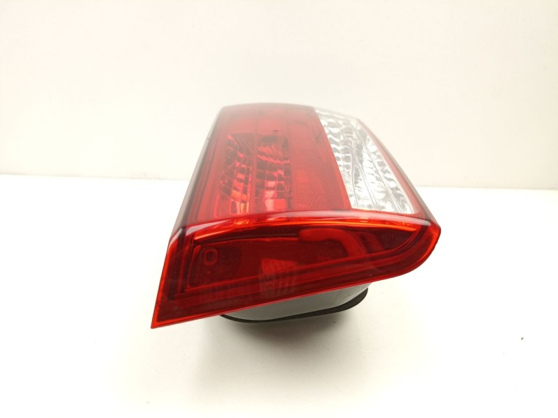 Recambio de piloto porton derecho para hyundai sonata v (nf) 2.0 crdi referencia OEM IAM 924043K020  