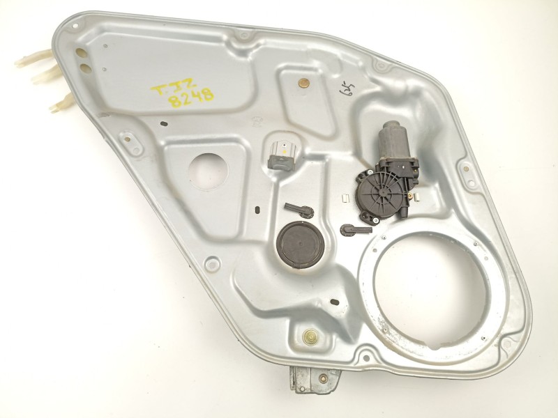 Recambio de elevalunas trasero izquierdo para hyundai sonata v (nf) 2.0 crdi referencia OEM IAM 834713K001  834503K001
