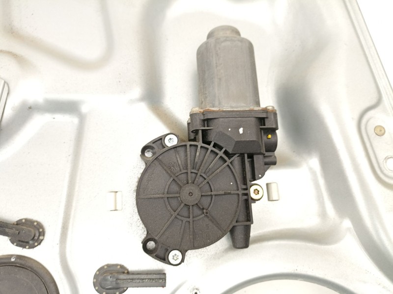 Recambio de elevalunas trasero izquierdo para hyundai sonata v (nf) 2.0 crdi referencia OEM IAM 834713K001  834503K001