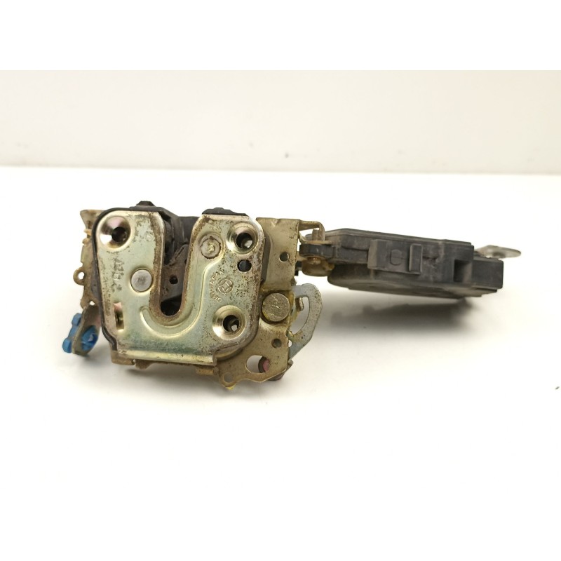 Recambio de cerradura puerta delantera izquierda para subaru forester 2.0 g /ej20 referencia OEM IAM 61031SA050  