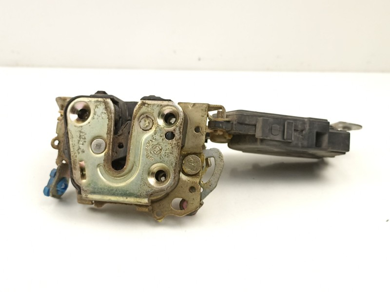 Recambio de cerradura puerta delantera izquierda para subaru forester 2.0 g /ej20 referencia OEM IAM 61031SA050  