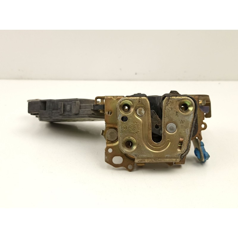 Recambio de cerradura puerta delantera derecha para subaru forester 2.0 g /ej20 referencia OEM IAM 61031SA040  