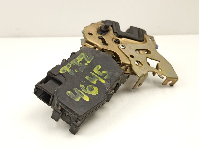 Recambio de cerradura puerta trasera izquierda para subaru forester 2.0 g /ej20 referencia OEM IAM 61034SA011  