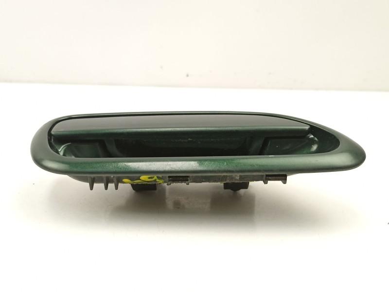 Recambio de manilla trasera derecha para subaru legacy 2.5 g referencia OEM IAM 61022AE120  