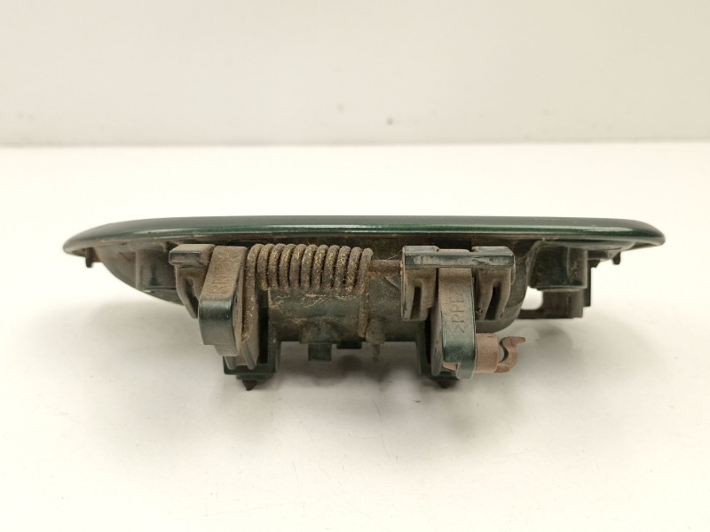 Recambio de manilla delantera derecha para subaru legacy 2.5 g referencia OEM IAM 61021AE000  