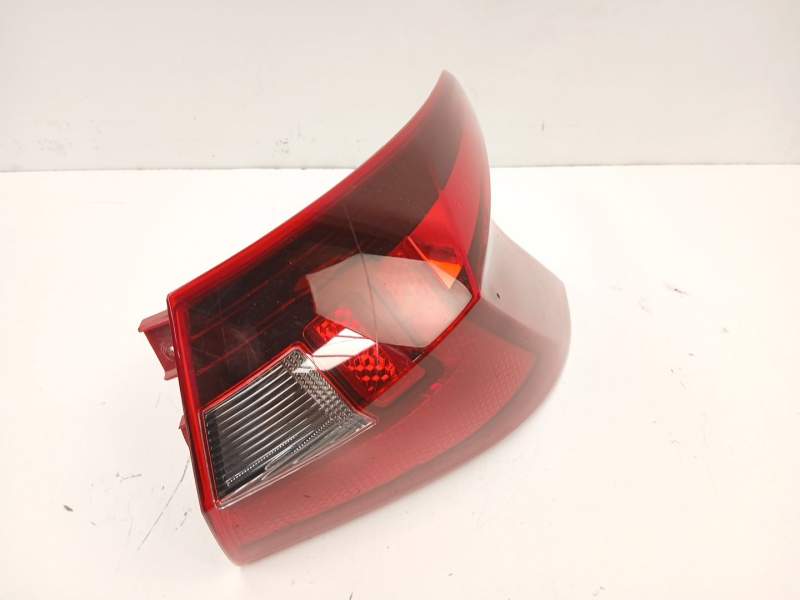 Recambio de piloto trasero derecho para hyundai i20 iii (bc3, bi3) 1.2 referencia OEM IAM 92402Q0000  
