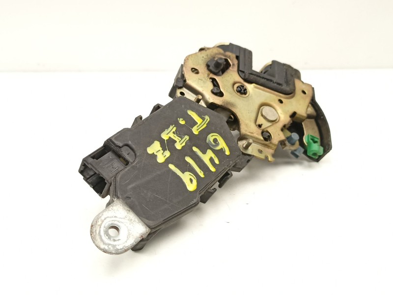 Recambio de cerradura puerta trasera izquierda para subaru legacy 2.5 g referencia OEM IAM 61035AE010  