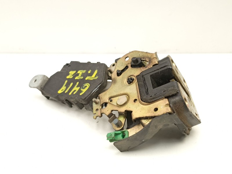 Recambio de cerradura puerta trasera izquierda para subaru legacy 2.5 g referencia OEM IAM 61035AE010  