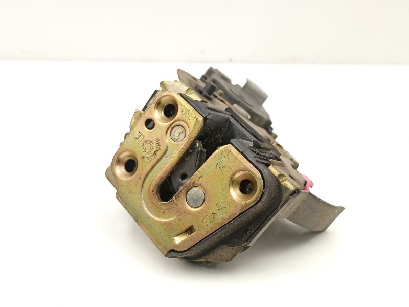 Recambio de cerradura puerta trasera derecha para subaru legacy 2.5 g referencia OEM IAM 61035AE000  