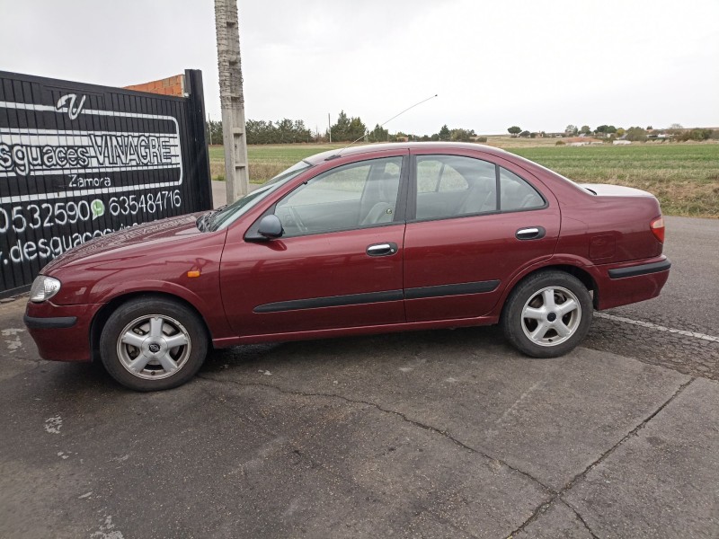 nissan almera del año 2000