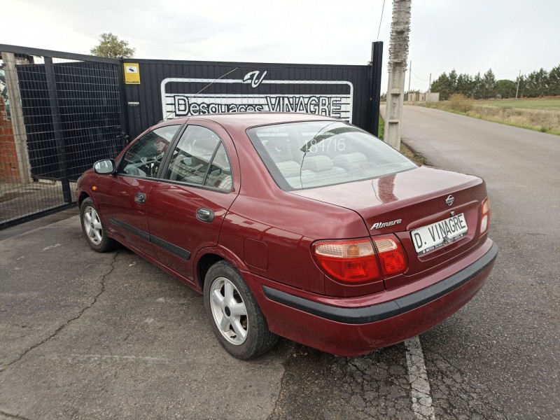 nissan almera del año 2000