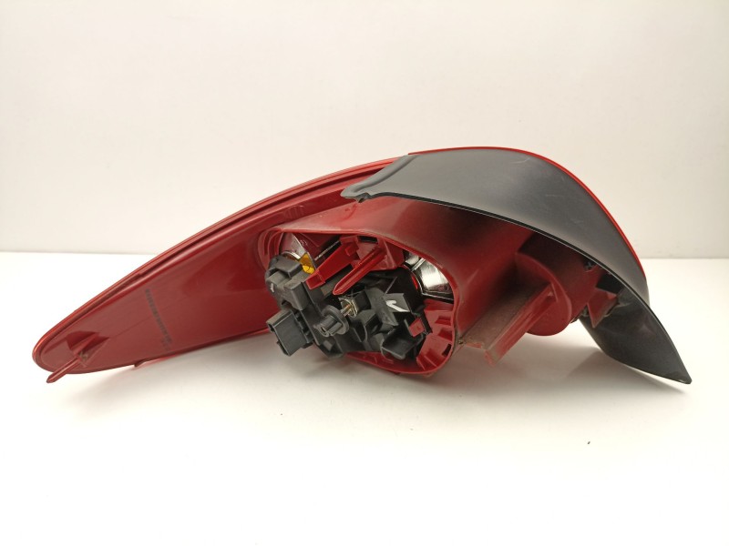 Recambio de piloto trasero derecho para peugeot 206 hatchback (2a/c) 1.4 i referencia OEM IAM 6351R9  