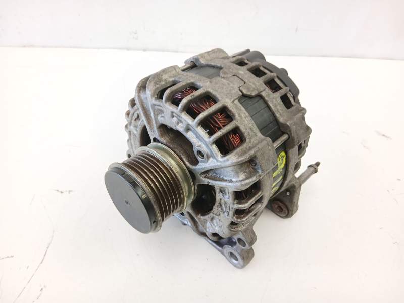 Recambio de alternador para audi a1 sportback (8xa, 8xf) 1.4 tdi referencia OEM IAM 04B903023D  