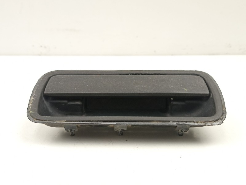 Recambio de manilla trasera derecha para suzuki vitara 1.9 td referencia OEM IAM 8283056B005PK  