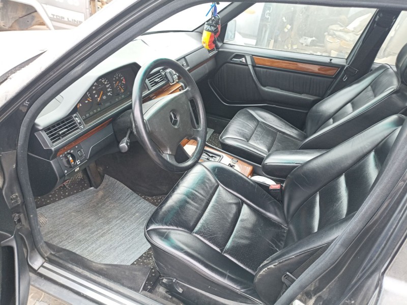 mercedes-benz 124 sedán (w124) del año 1992